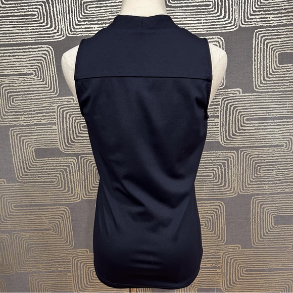 ELLIE KAI Sleeveless V-neck. - Picture 2 of 8